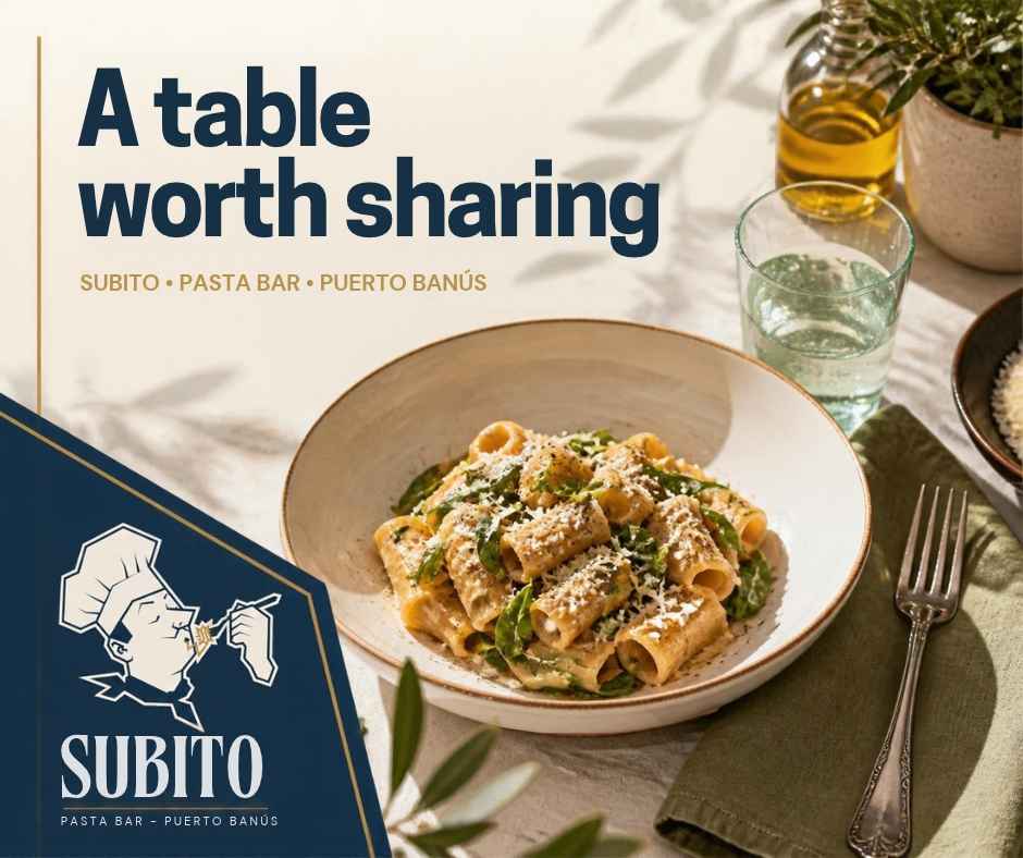 Buena pasta, buena compañía y una mesa junto al puerto.